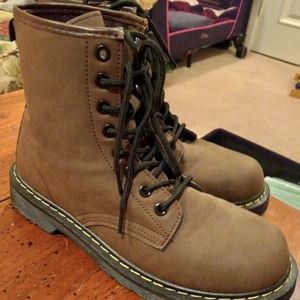 Combat Boots, Size 9, Color Brown n Black